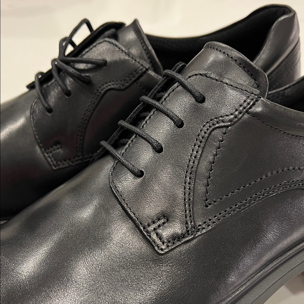 Ecco Men's Black Leather Oxfords - Picture 5 of 5
